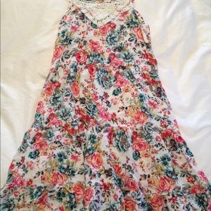 Flowery lace casual dress